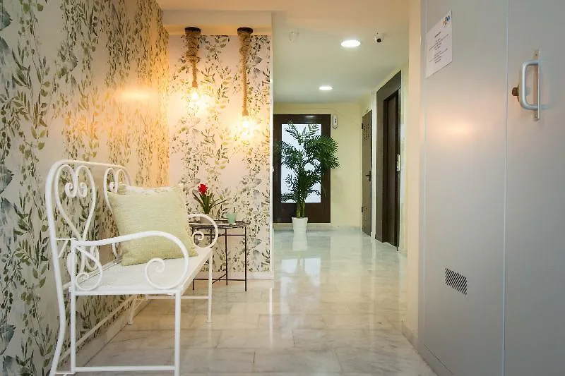 Holidays2Malaga Suites Apartment