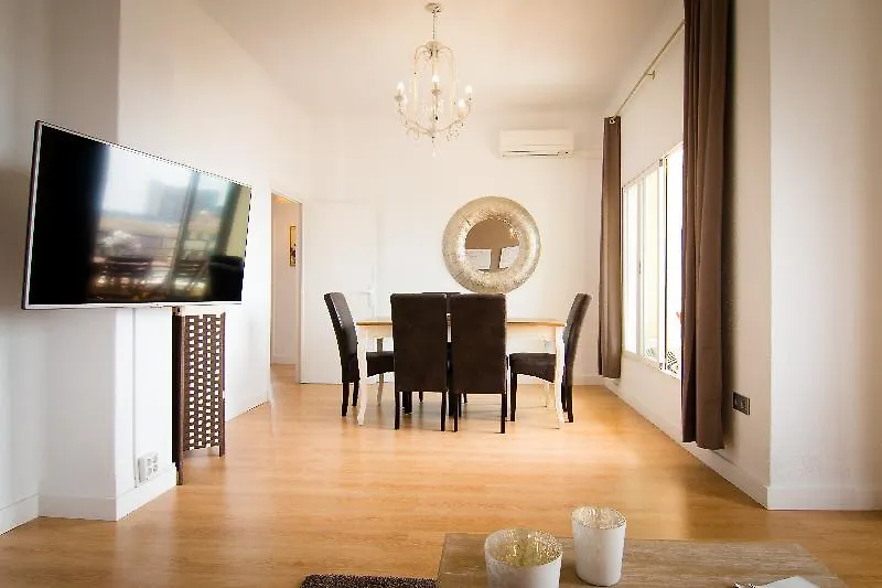 Holidays2Malaga Suites Apartment