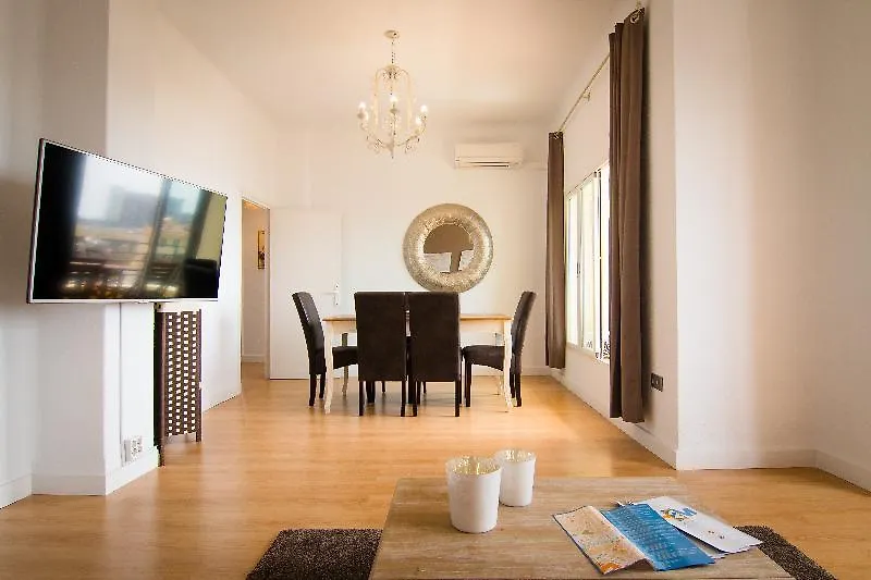 Apartment Holidays2Malaga Suites