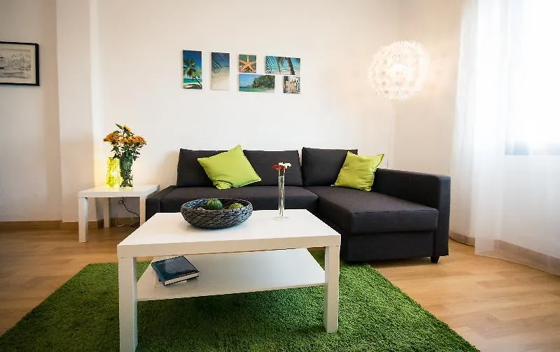 Holidays2Malaga Suites Apartment