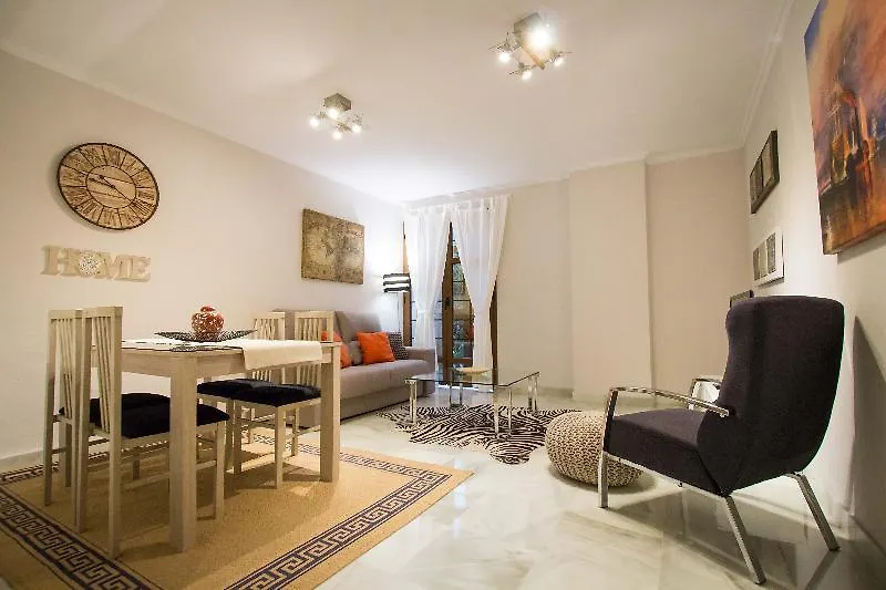 Holidays2Malaga Suites Apartment